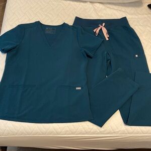 Figs women’s scrubs